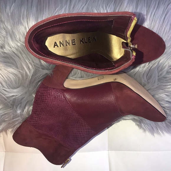 Anne Klein Women’s Mahogany Boots - Picture 4 of 8